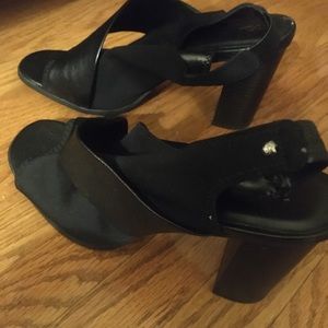 Simply Vera Vera Wang Black Sandals